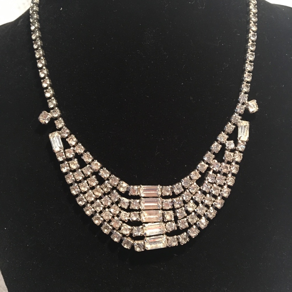 Gorgeous Vintage Kramer of NY rhinestone necklace